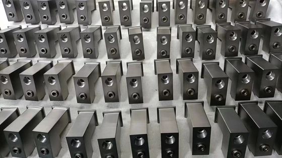 Μηχανή επίστρωσης PVD Mini/Μικρή μηχανή κενού επίστρωσης/Μεταχειρισμένη μηχανή επίστρωσης μετάλλων PVD για ασημί, χρυσό χρώμα