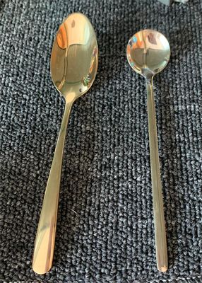 Υψηλής ποιότητας χρυσαφένιο ρολόι από ανοξείδωτο χάλυβα