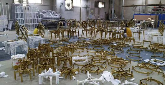 Βουρτσισμένο χρυσό PVD επίστρωση κενού για περίγραμμα καρέκλας με ιδιότητες κατά των δακτυλικών αποτυπωμάτων και αντοχής στη διάβρωση