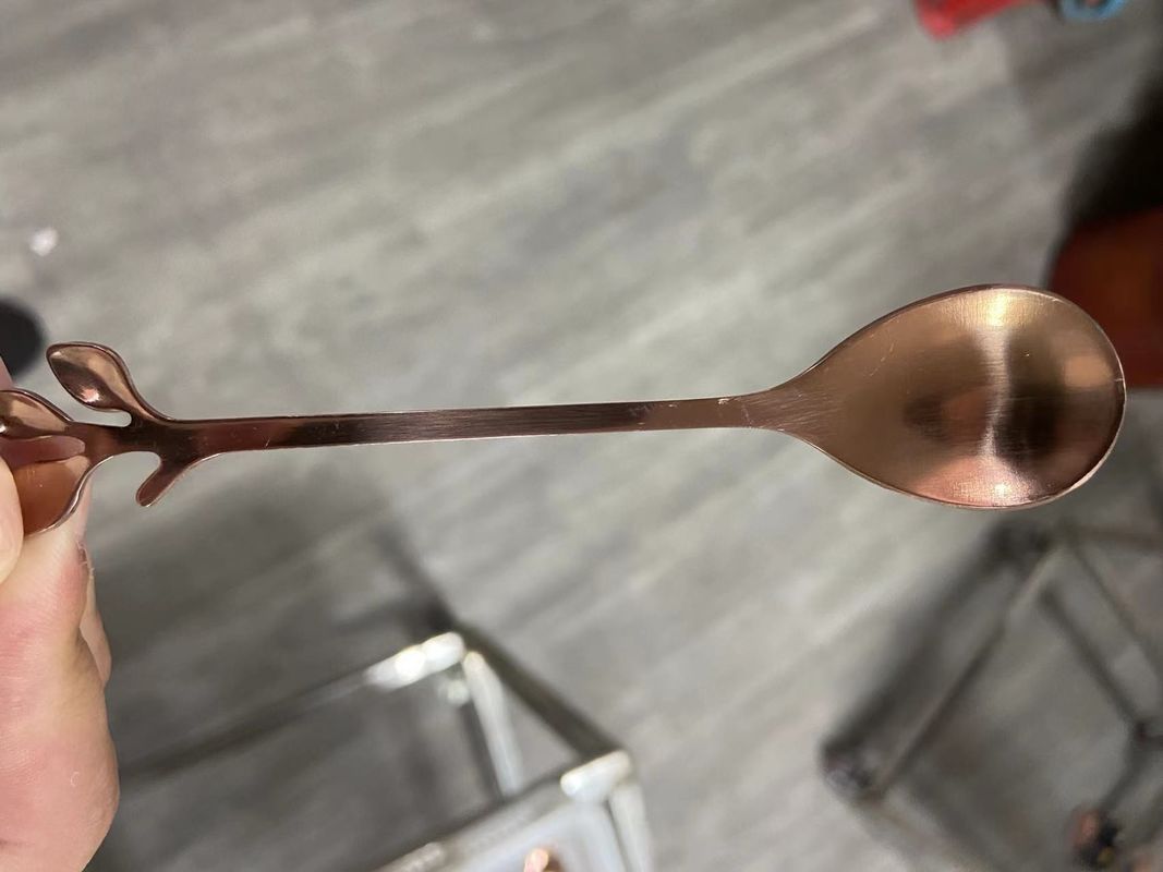 Μηχανή επικαλύψεως κενού από κεραμικά υλικά για την κατασκευή οθονών