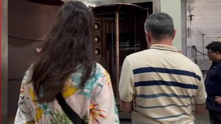 Ο πελάτης του Ιράν ελέγχει δείγματα με επικάλυψη PVD μετά τη δοκιμή